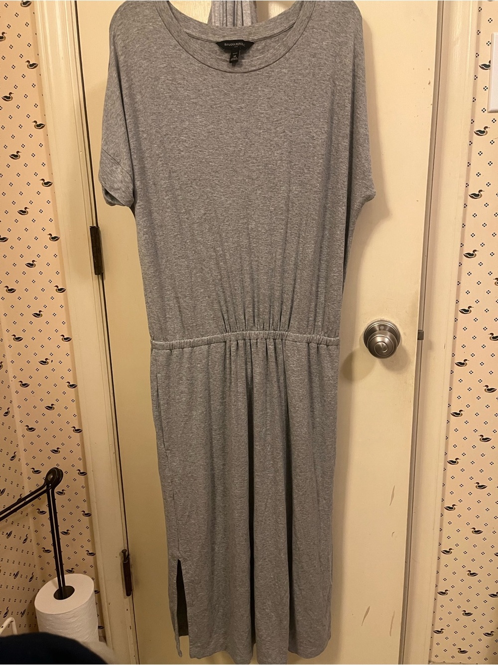 Banana Republic Heather Gray Short-Sleeve Midi Dress